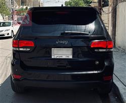 جیپ گراند شیرۆکی